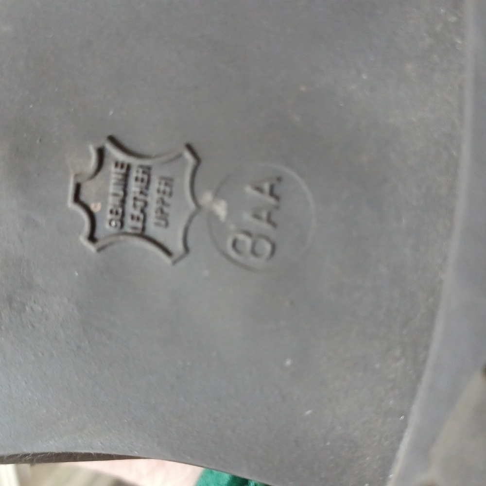 Talbots Chelsea boots. - Picture 6 of 6